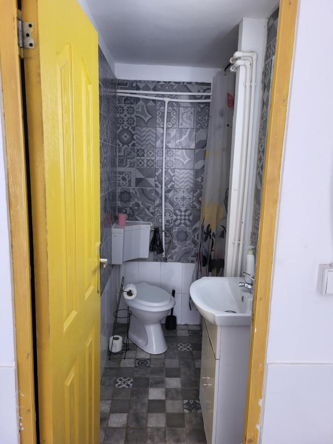 Banat 4 Hostel Букурещ Екстериор снимка