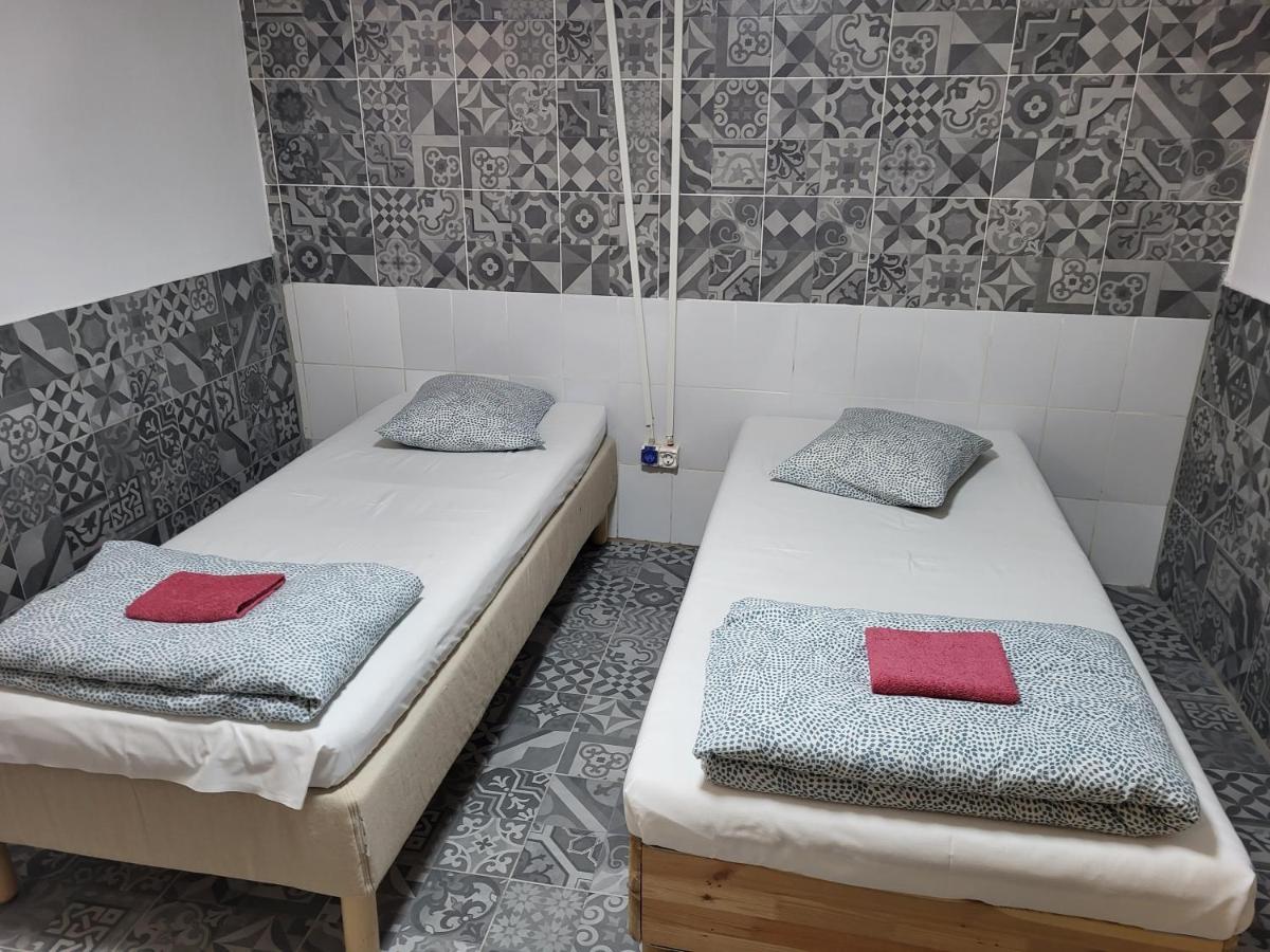 Banat 4 Hostel Букурещ Екстериор снимка