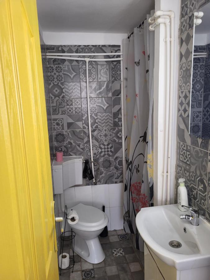 Banat 4 Hostel Букурещ Екстериор снимка