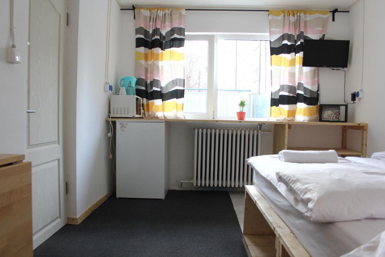Banat 4 Hostel Букурещ Екстериор снимка